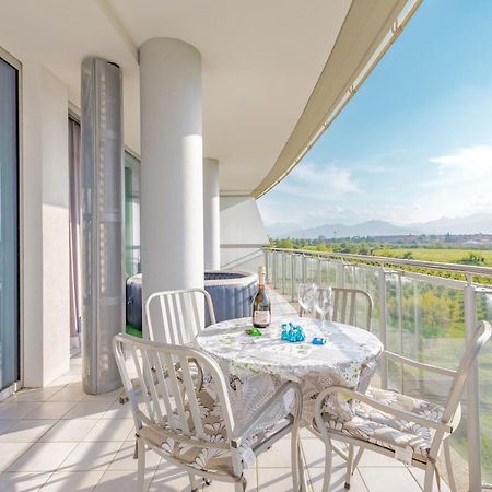 Glass House كونيو المظهر الخارجي الصورة