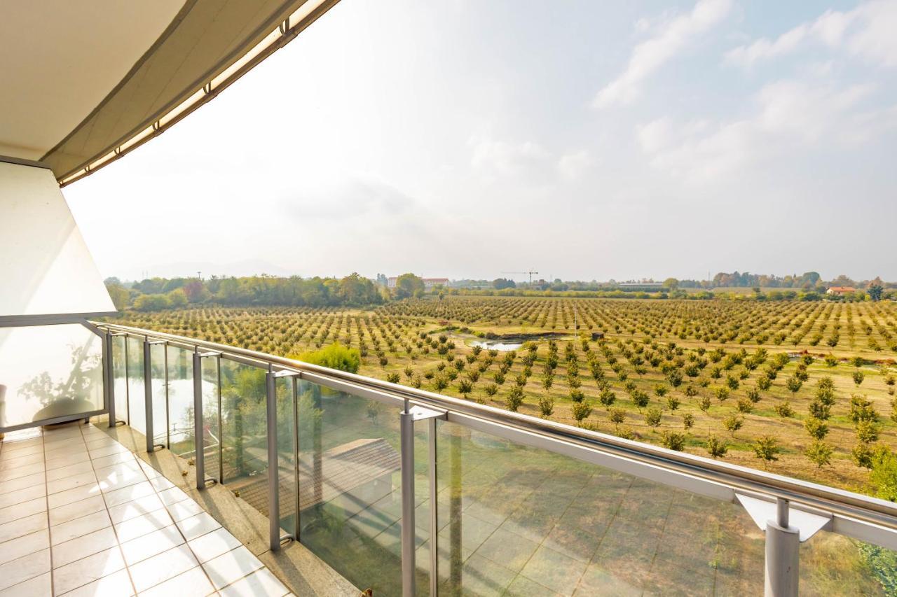 Glass House كونيو المظهر الخارجي الصورة