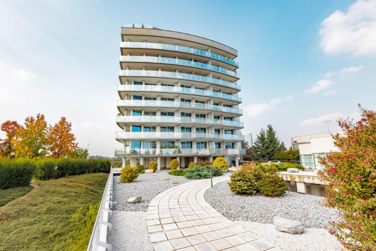 Glass House كونيو المظهر الخارجي الصورة