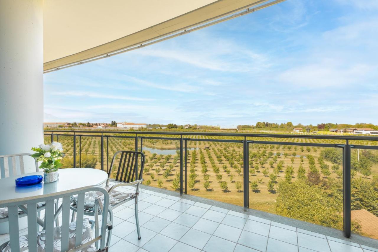 Glass House كونيو المظهر الخارجي الصورة