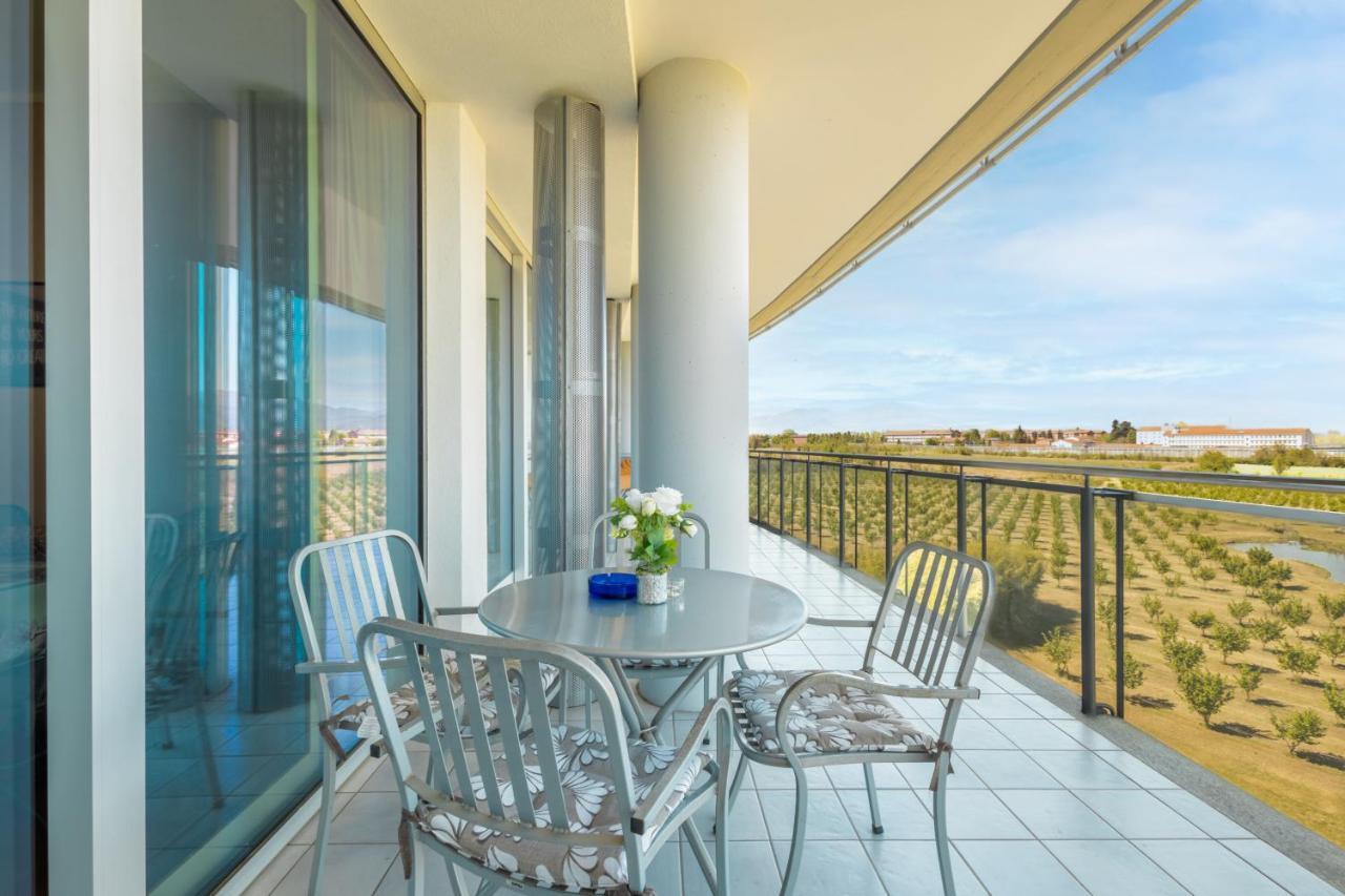 Glass House كونيو المظهر الخارجي الصورة